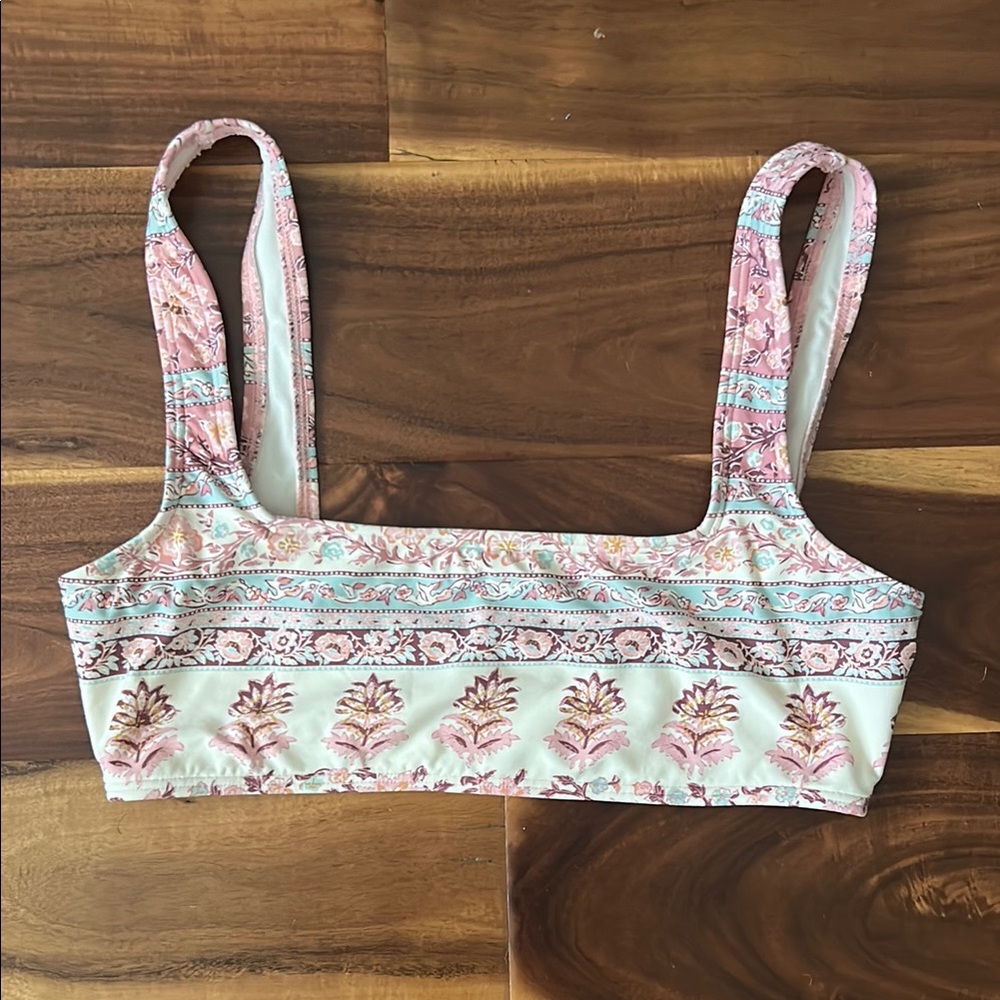 Billabong bikini top size Small